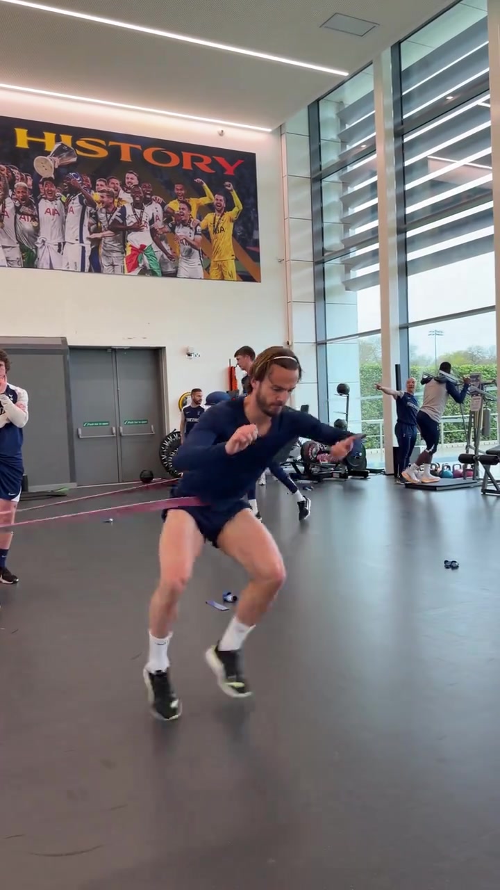 开云网站入口官网-季前赛遭ACL！麦迪逊更新恢复训练视频，两腿肌肉差距明显引热议